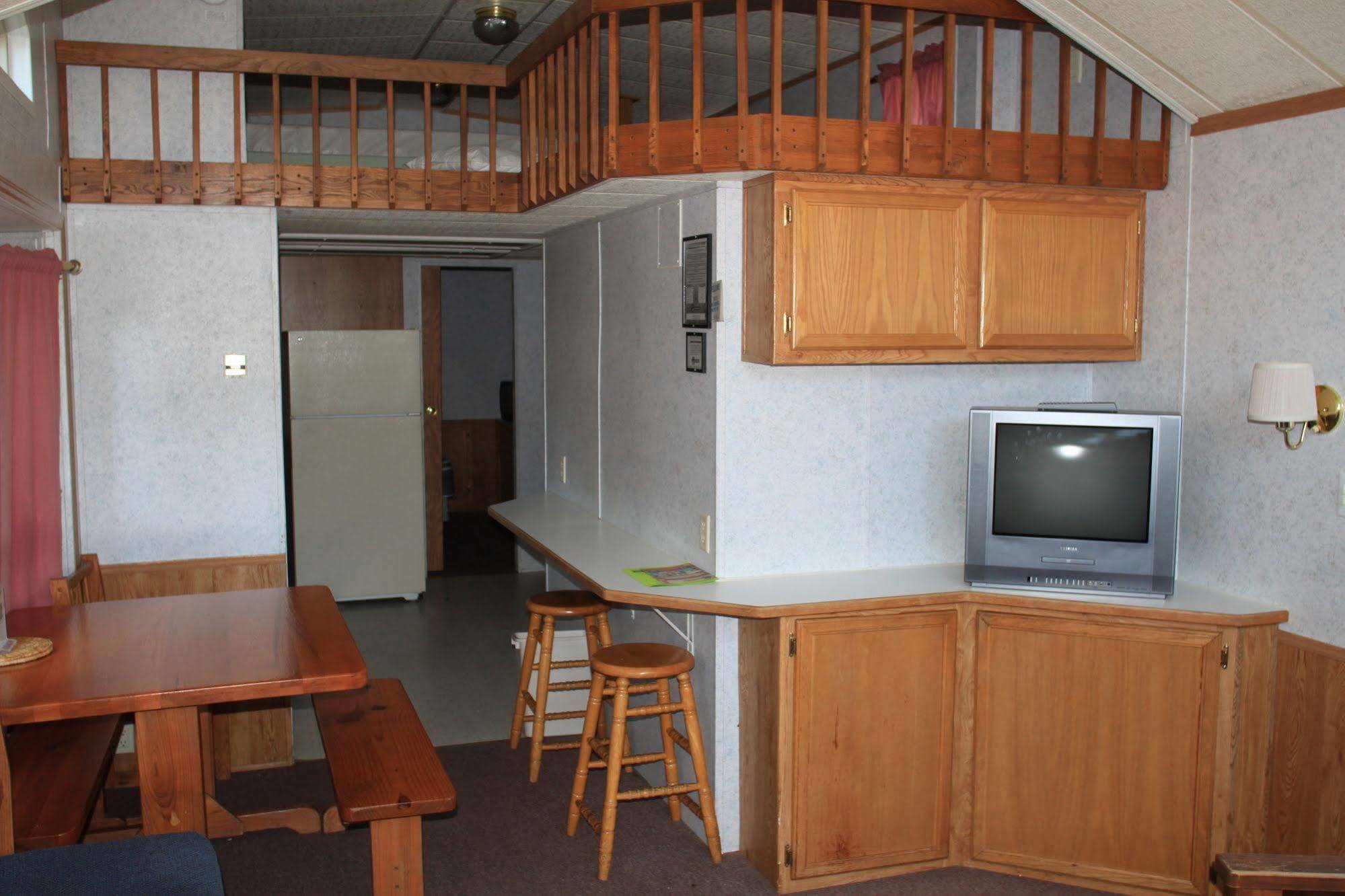 Circle M Rv & Camping Resort - Caravan Park Millersville 外观 照片