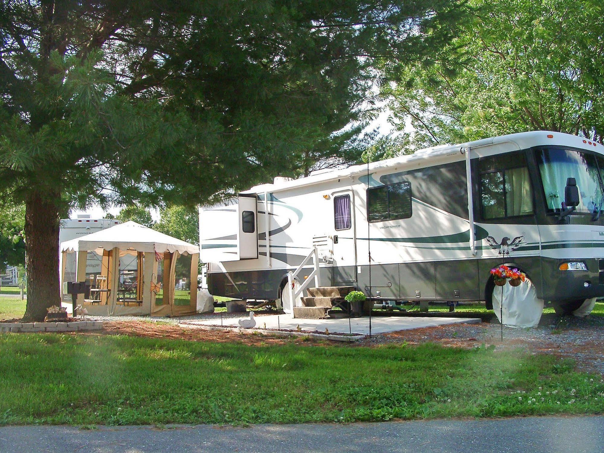 Circle M Rv & Camping Resort - Caravan Park Millersville 外观 照片
